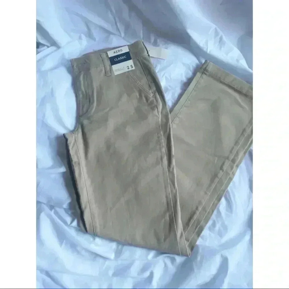 Aeropostal, Khaki Classic Fit pants, 2 short